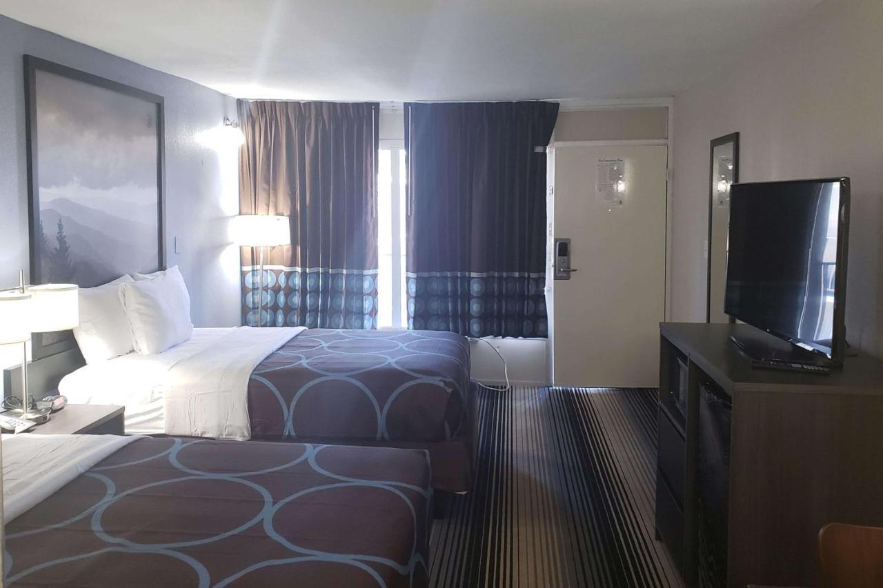 Super 8 By Wyndham Morganton Hotel Buitenkant foto