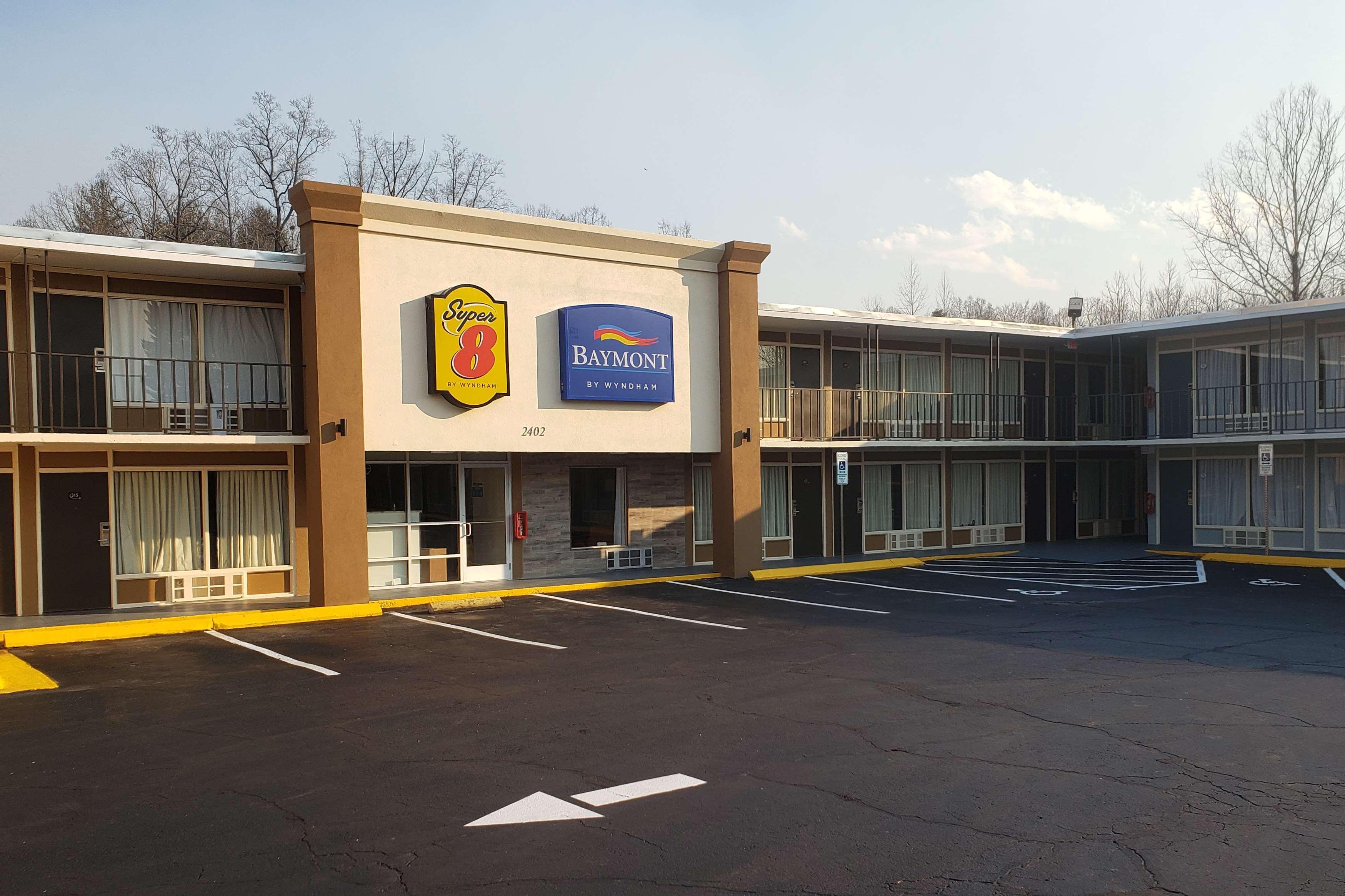 Super 8 By Wyndham Morganton Hotel Buitenkant foto